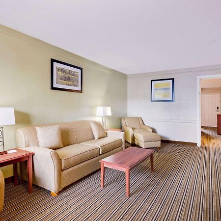 เบย์มอนต์ บาย วินด์แฮม แจ็คสันวิลล์ ออเรนจ์ พาร์ค Hotel แจ็กสันวิลล์ ภายนอก รูปภาพ